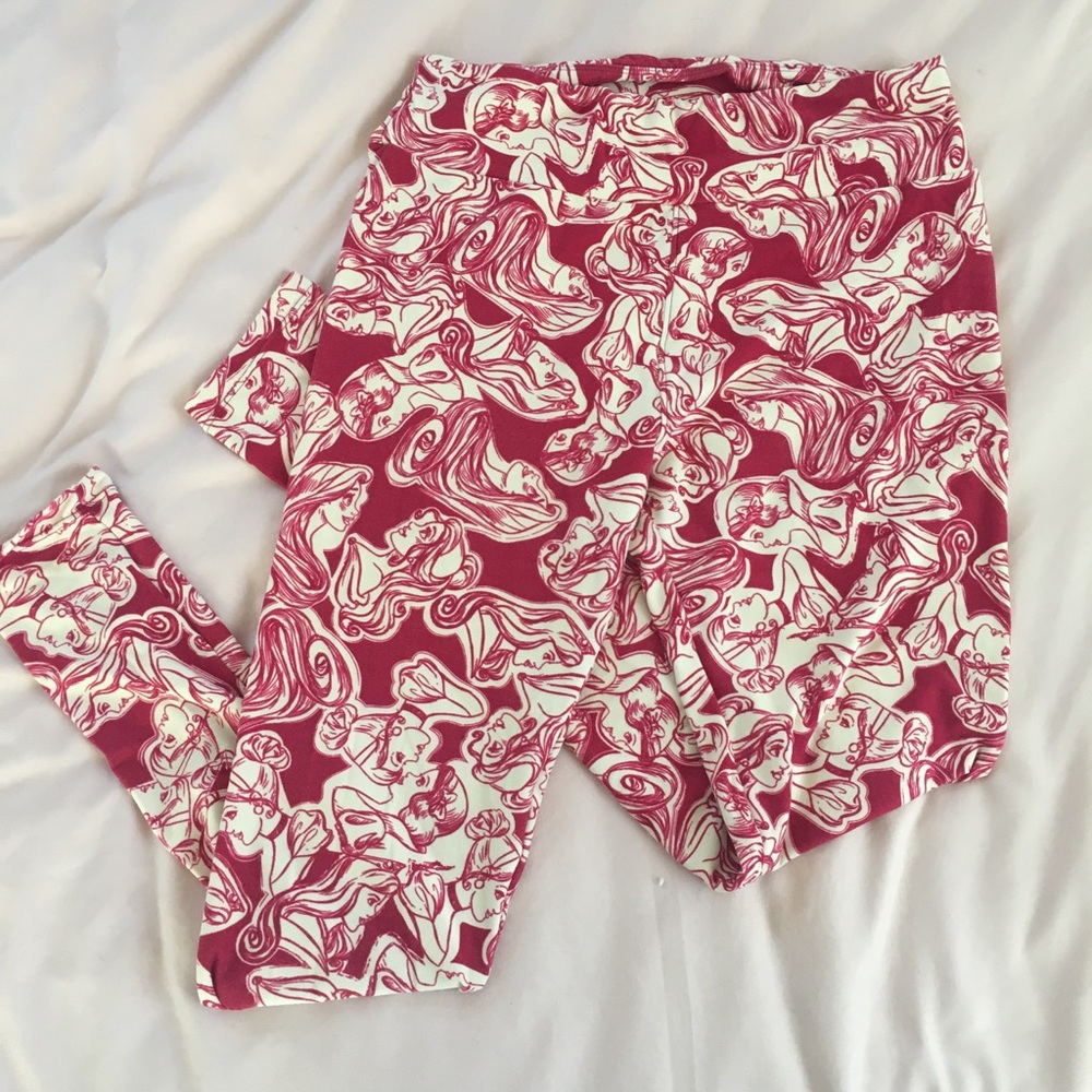 💕 Disney print LuLaRoe Leggings 💕